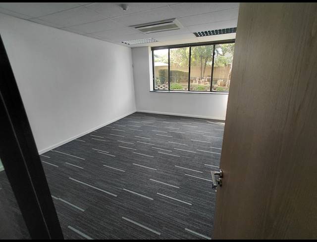 751M² OFFICE TO LET IN BRYANSTON